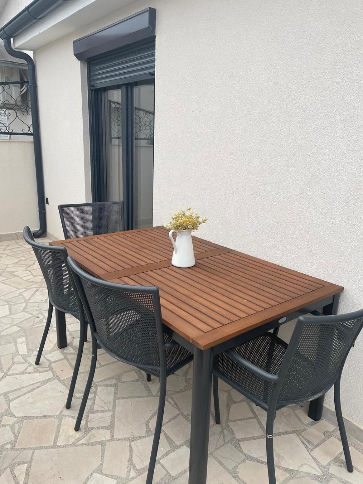 Apartments Ula Vodice Exterior photo